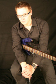 Thorsten Weiss - Bass, Gesang