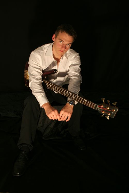 Thorsten Weiss - Bass